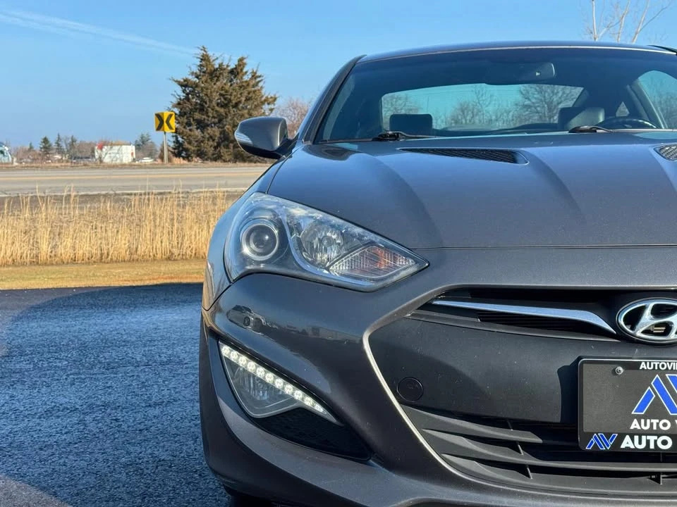 2013 Genesis - Image 12 of 20