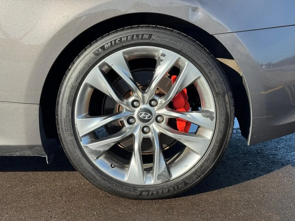 2013 Genesis - Image 16 of 20