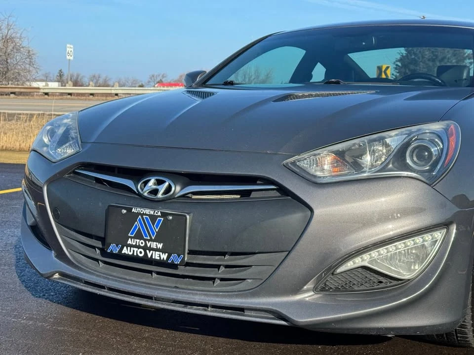2013 Genesis - Image 11 of 20