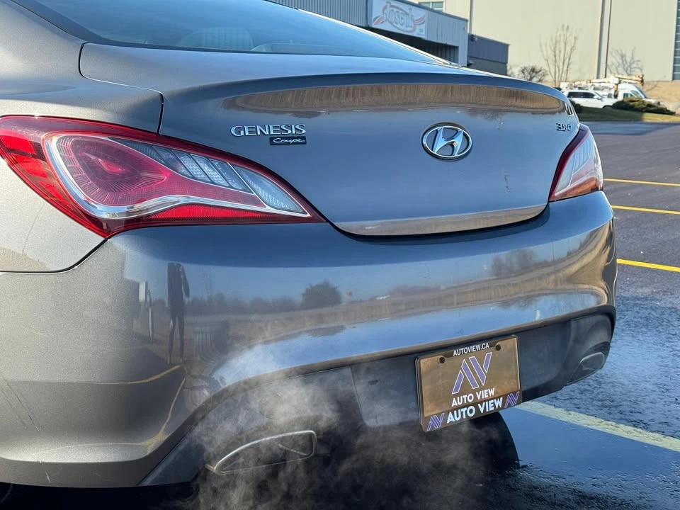2013 Genesis - Image 14 of 20