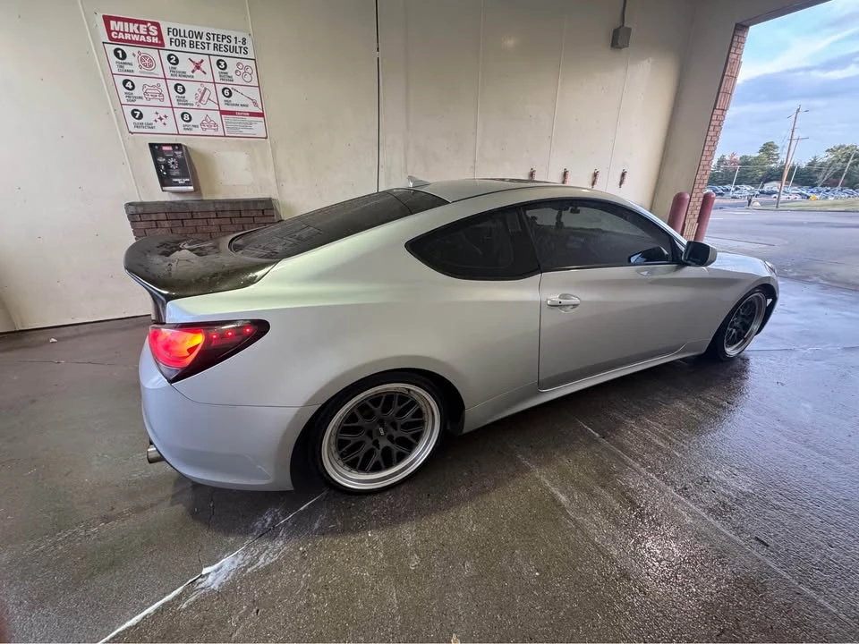 2013 Genesis - Image 6 of 19