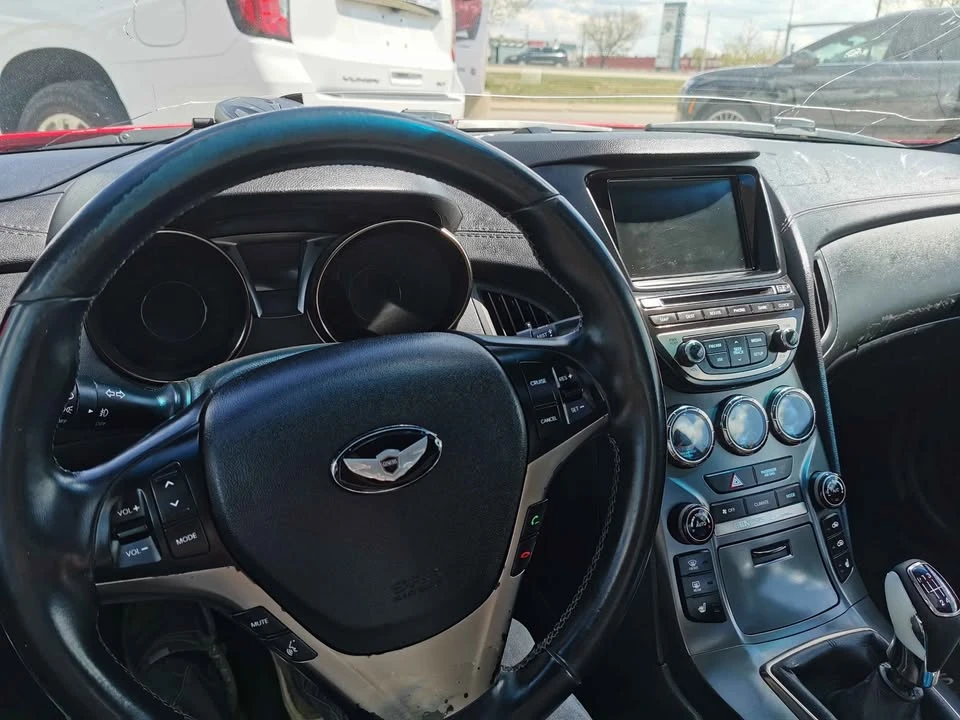 2013 Genesis - Image 5 of 9