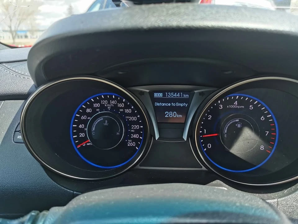 2013 Genesis - Image 7 of 9