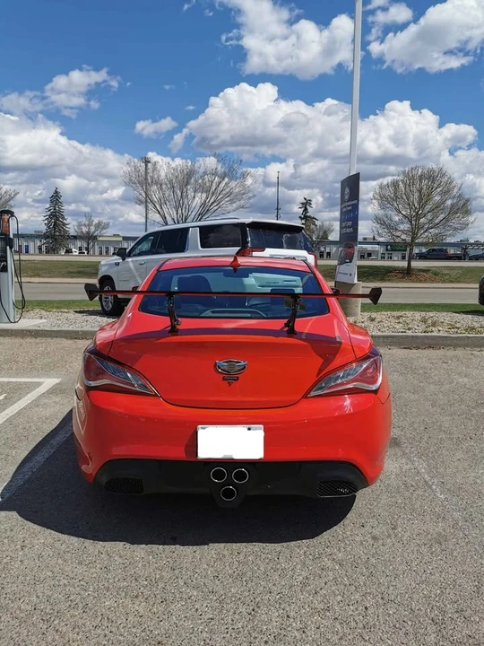 2013 Genesis - Image 2 of 9