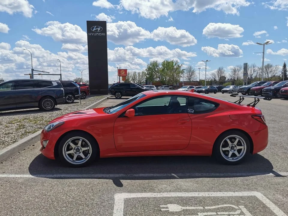 2013 Genesis - Image 4 of 9