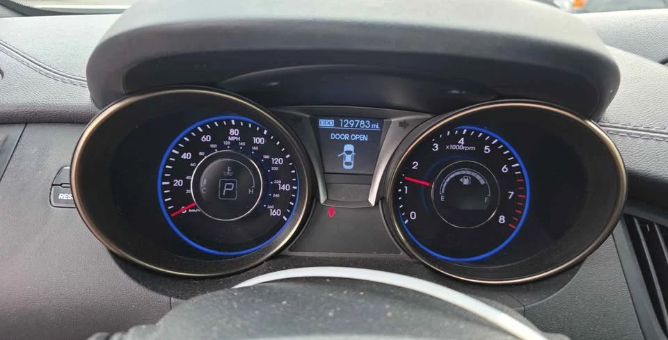 2013 Genesis - Image 6 of 10