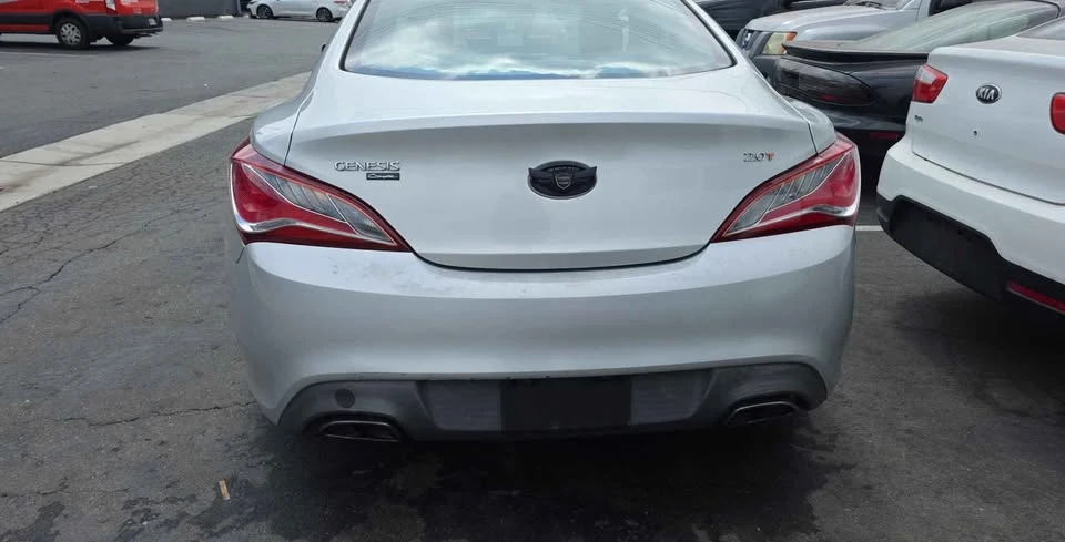 2013 Genesis - Image 3 of 10