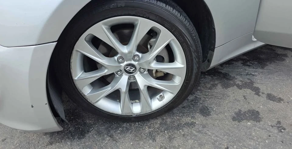 2013 Genesis - Image 10 of 10