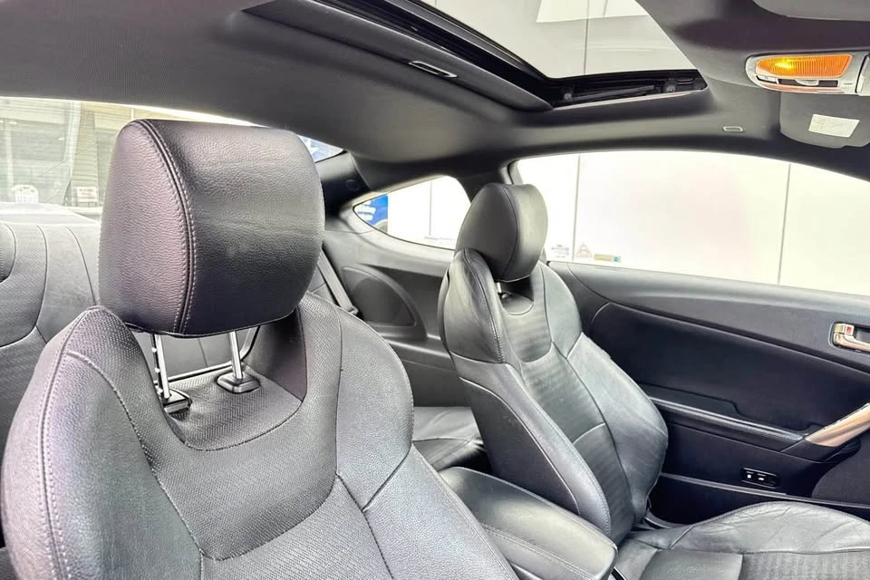 2013 Genesis - Image 6 of 7