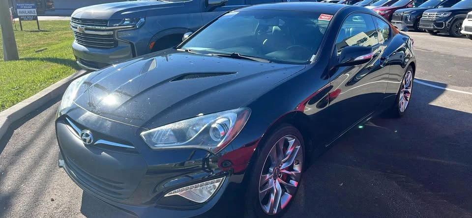 2013 Genesis - Image 3 of 13