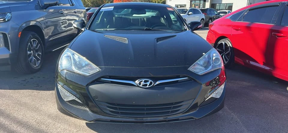 2013 Genesis - Image 2 of 13