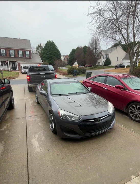 2013 Genesis - Image 5 of 5