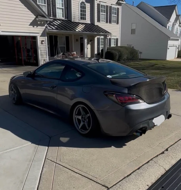 2013 Genesis - Image 4 of 5