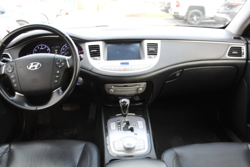 2013 Hyundai Genesis - Image 12 of 14