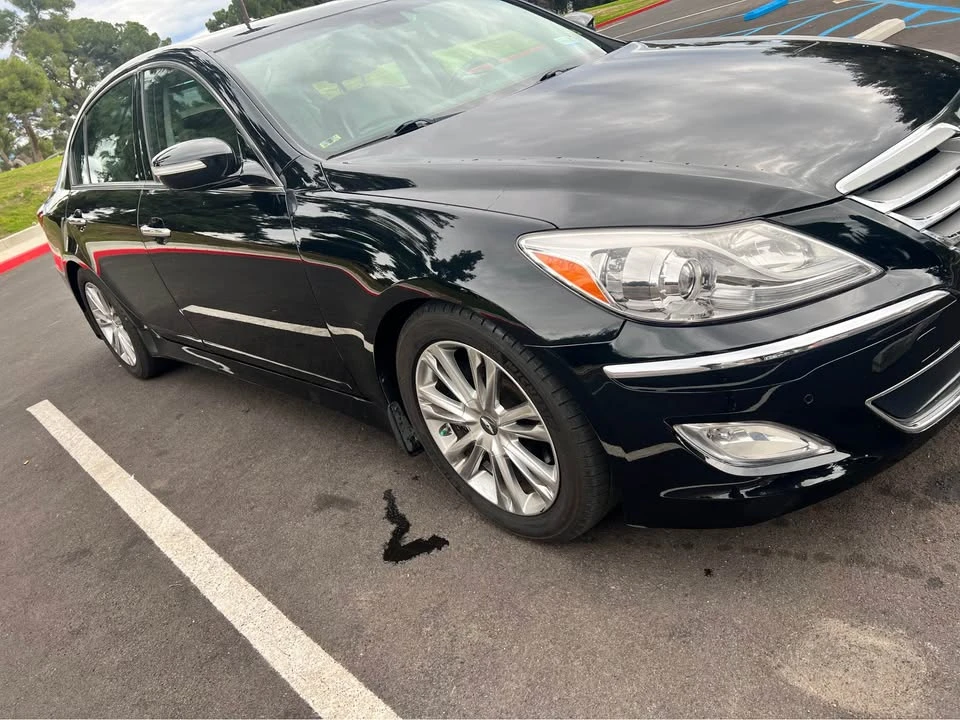 2013 Hyundai Genesis - Image 2 of 16
