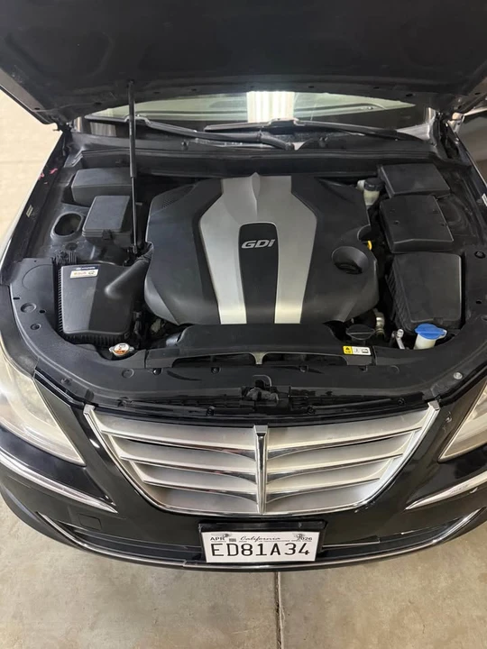 2013 Hyundai Genesis - Image 8 of 15