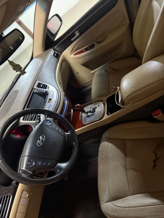 2013 Hyundai Genesis - Image 13 of 15
