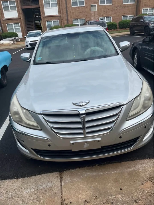 2013 Genesis - Image 5 of 5