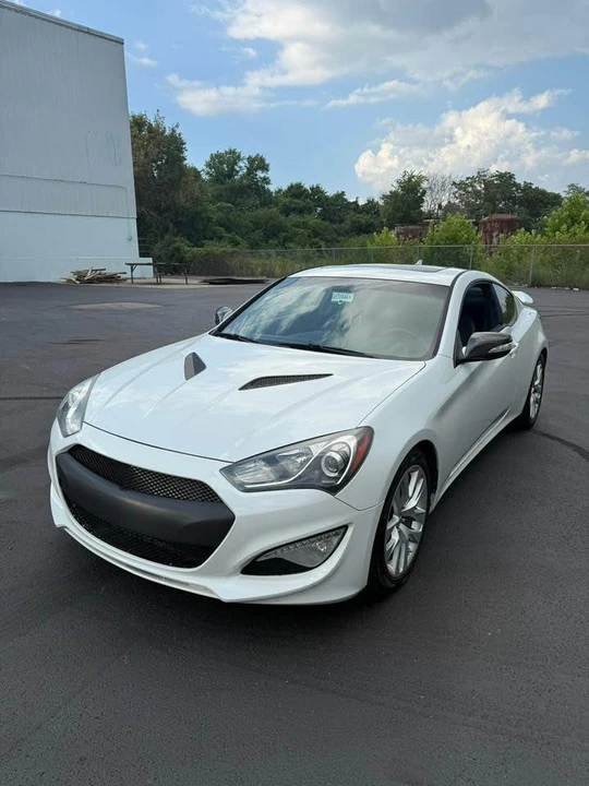 2013 Hyundai Genesis Coupe - Image 4 of 5