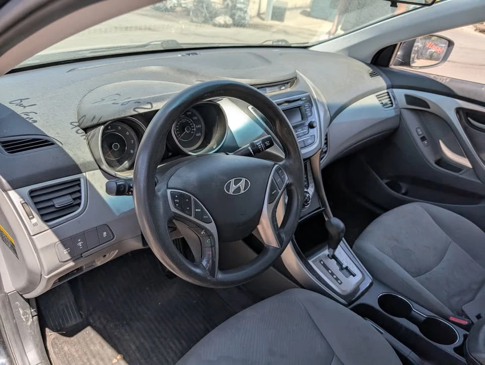 2013 Hyundai Elantra - Image 7 of 10