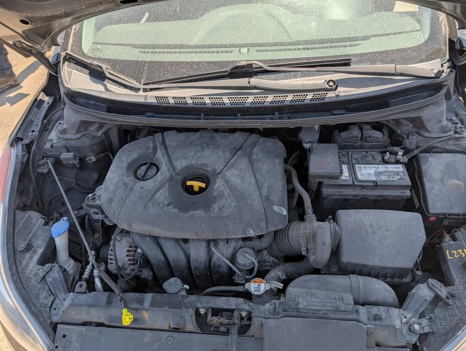 2013 Hyundai Elantra - Image 8 of 10