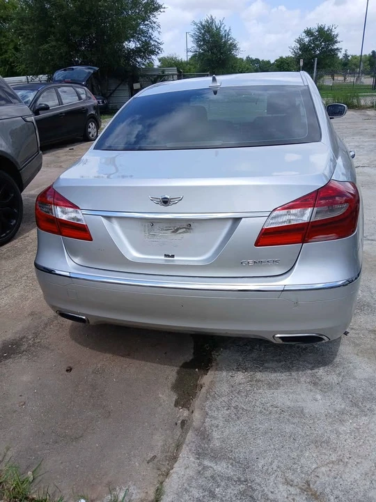 2013 Hyundai Genesis - Image 7 of 7