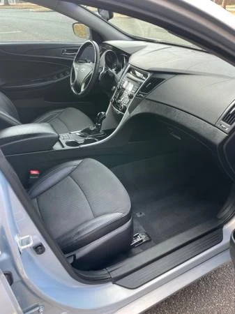 2013 Hyundai Sonata - Image 11 of 17