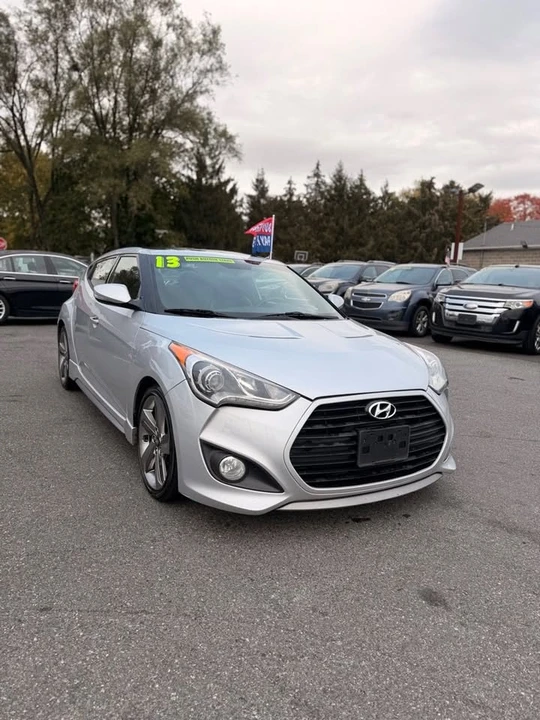 2013 Hyundai Veloster - Image 2 of 9