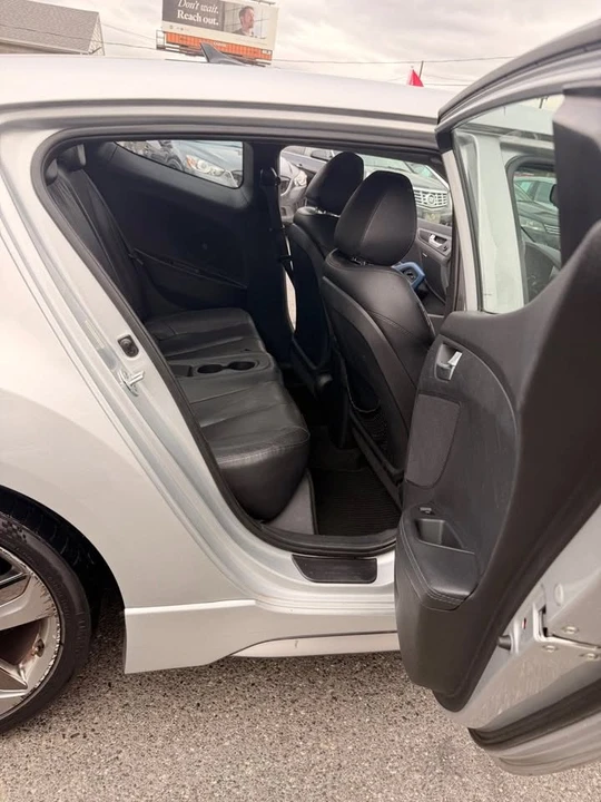 2013 Hyundai Veloster - Image 8 of 9