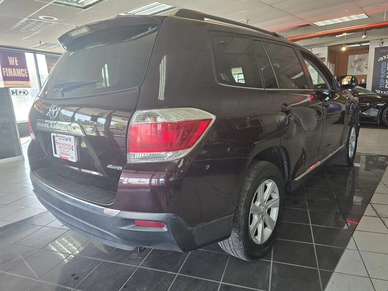 2013 Toyota Highlander - Image 4 of 4