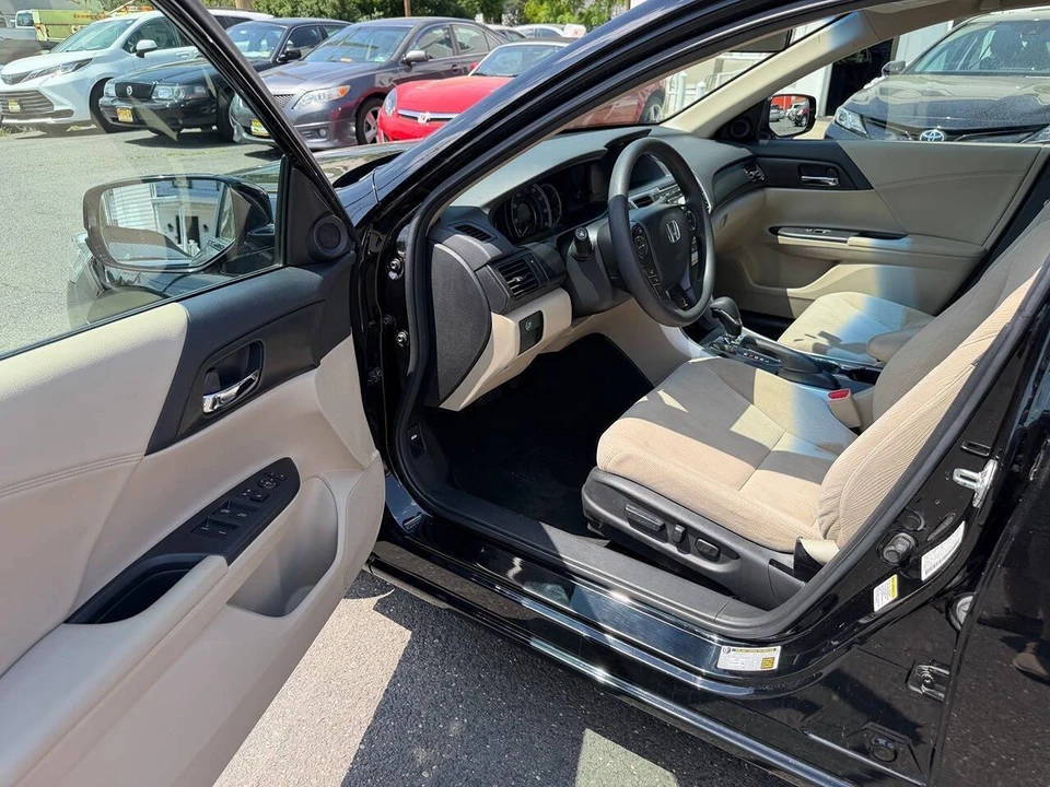 2013 Honda Accord 9th Gen - Image 2 of 30