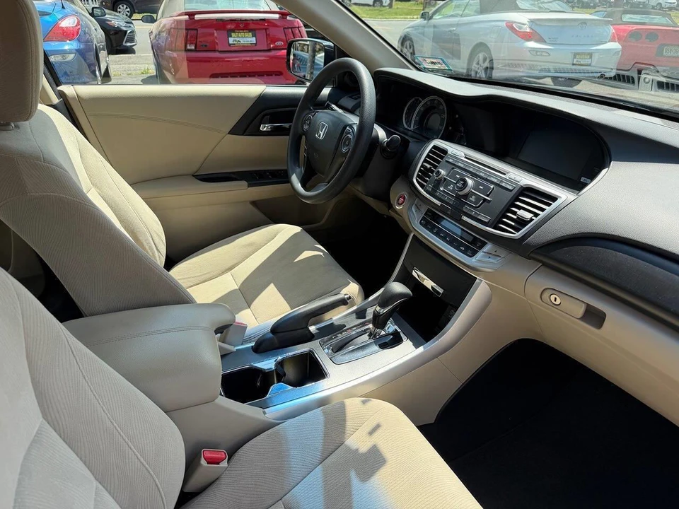 2013 Honda Accord 9th Gen - Image 20 of 30