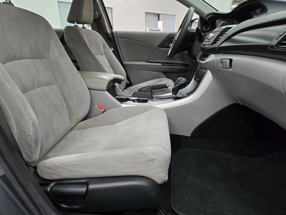 2013 Honda Accord 9th Gen - Image 13 of 21