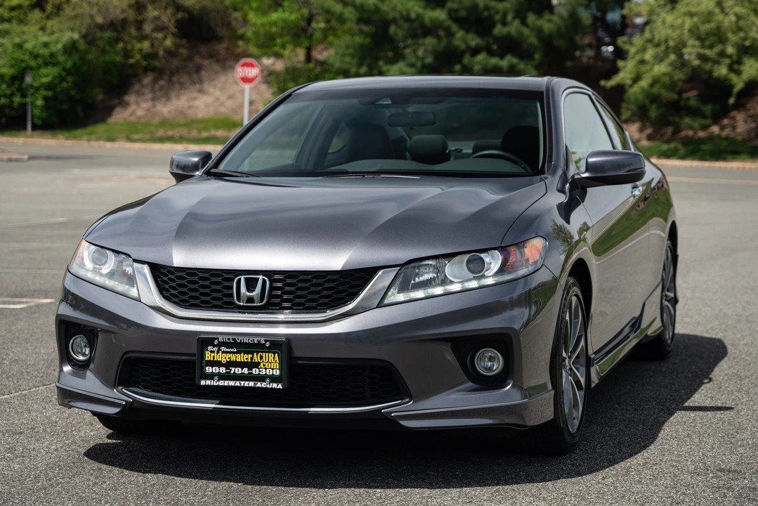 2013 Honda Accord 9th Gen - Image 2 of 31
