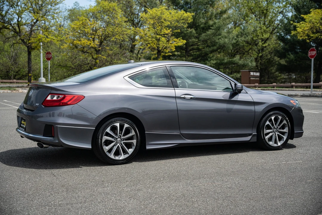 2013 Honda Accord 9th Gen - Image 18 of 31