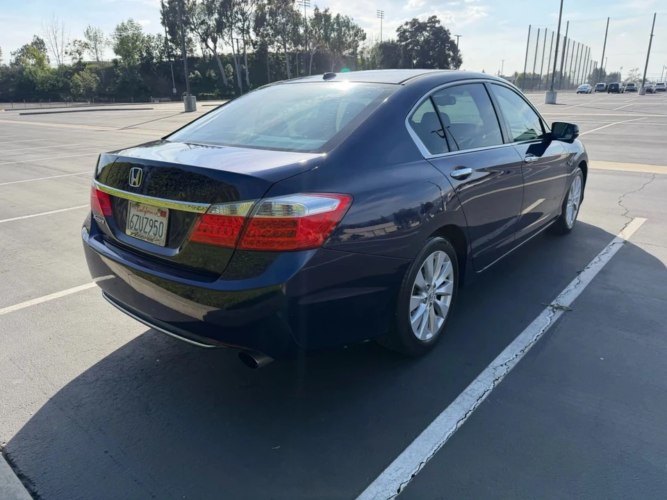 2013 Honda Accord 9th Gen - Image 5 of 17