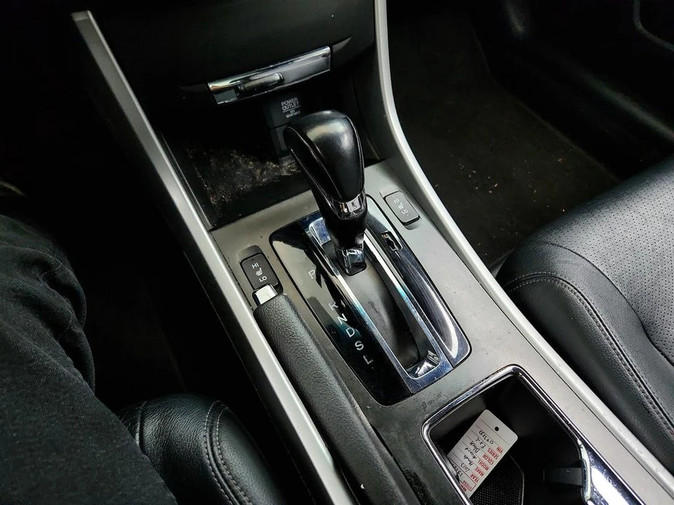 2013 Honda Accord 9th Gen - Image 18 of 21
