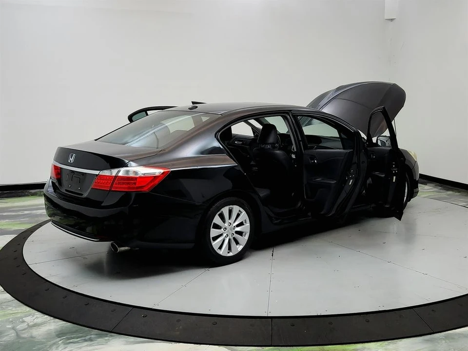 2013 Honda Accord 9th Gen - Image 11 of 21