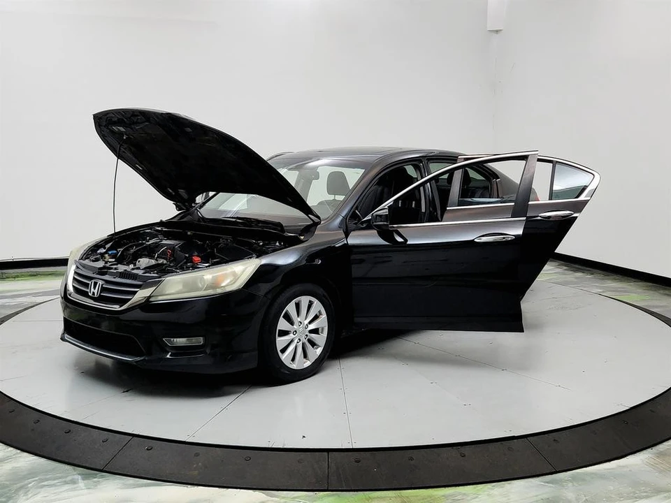 2013 Honda Accord 9th Gen - Image 9 of 21
