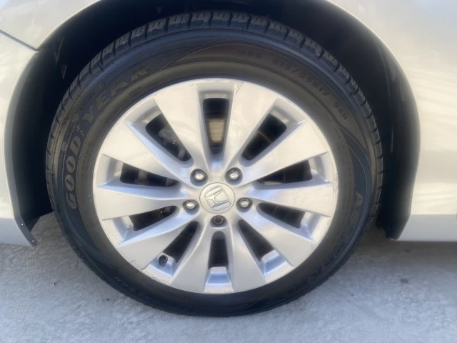 2013 Honda Accord 9th Gen - Image 19 of 21