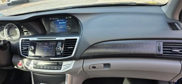 2013 Honda Accord 9th Gen - Image 13 of 20