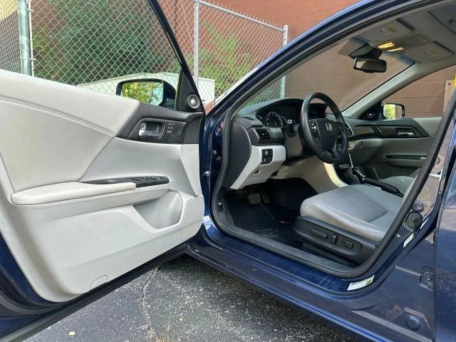 2013 Honda Accord 9th Gen - Image 10 of 21