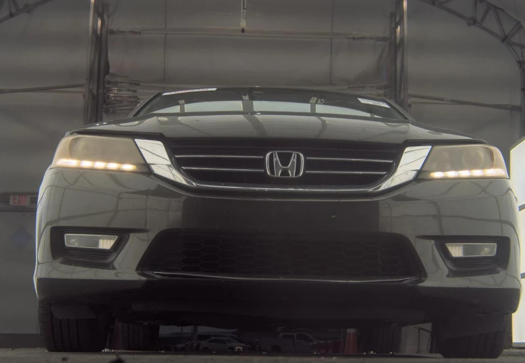 2013 Honda Accord 9th Gen - Image 3 of 14