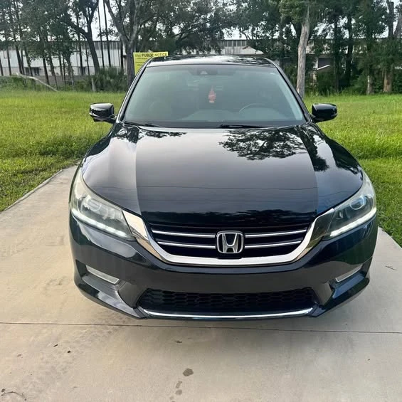 2013 Honda Accord 9th Gen - Image 1 of 1