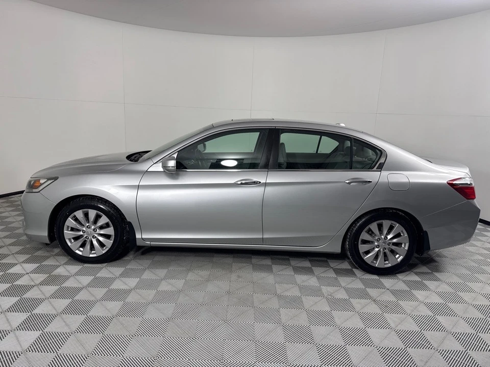 2013 Honda Accord 9th Gen - Image 8 of 12