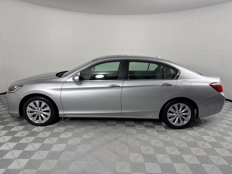 2013 Honda Accord 9th Gen - Image 7 of 12