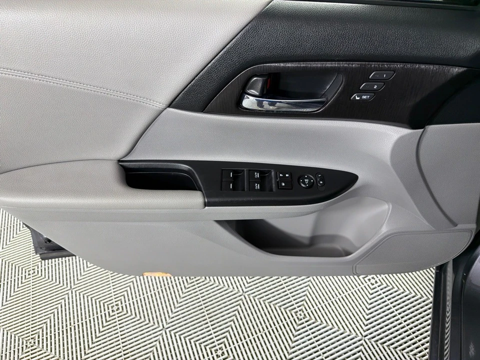 2013 Honda Accord 9th Gen - Image 11 of 12