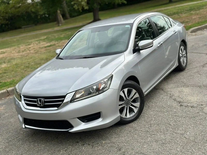 2013 Honda Accord 9th Gen - Image 2 of 12