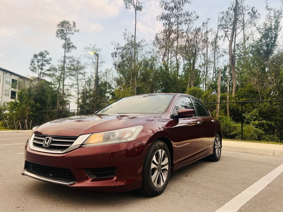 2013 Honda Accord 9th Gen - Image 9 of 19