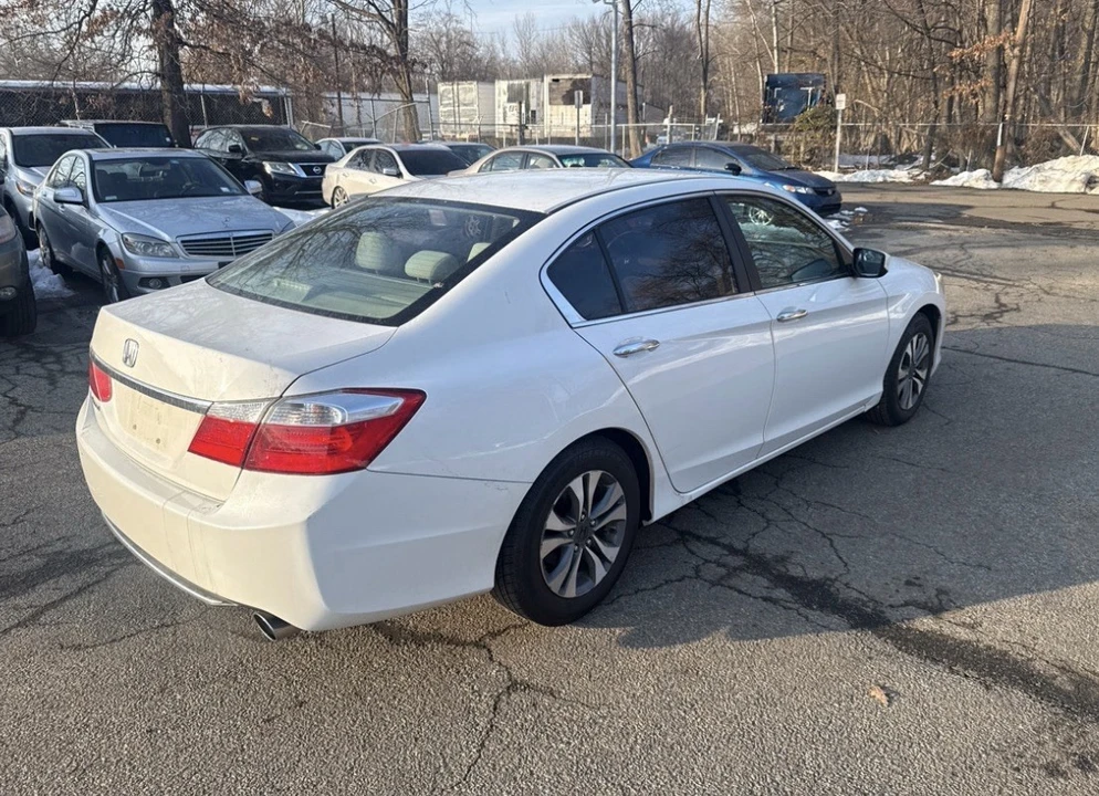 2013 Honda Accord 9th Gen - Image 5 of 11